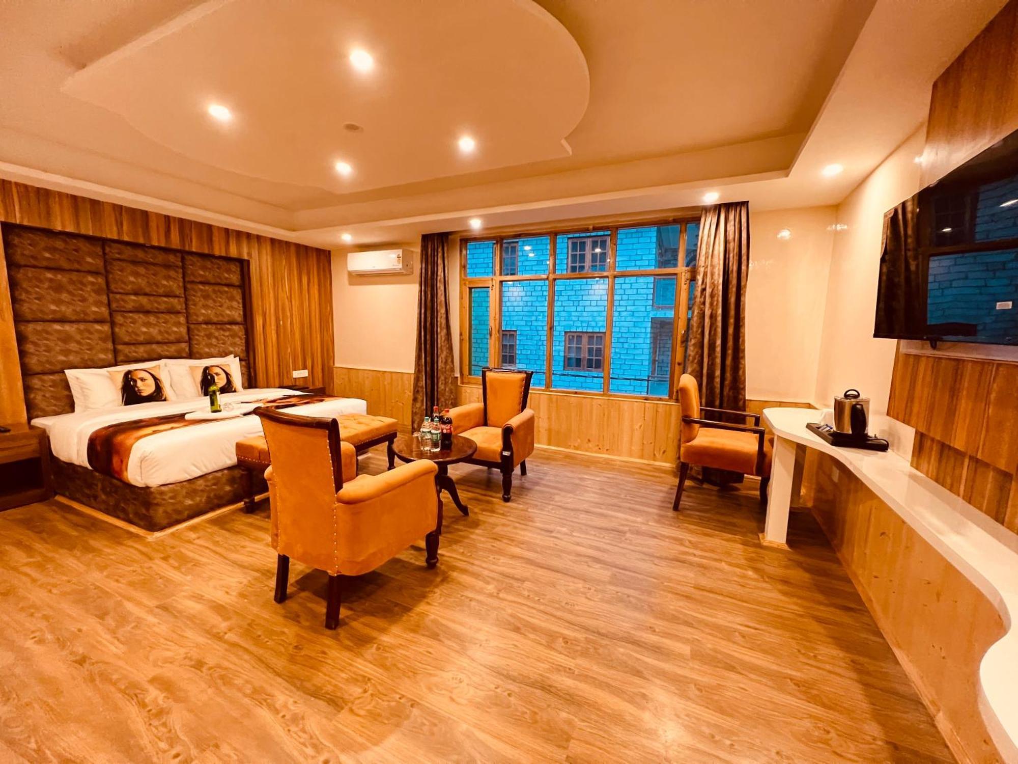 West Western Resort Manali #Neartomallroad #Gym #Lawn #Playingzone #Pooltable #Kidsfriendly #Mountainview #Tabletennis #Familyfriendly #Privateparking Exterior photo