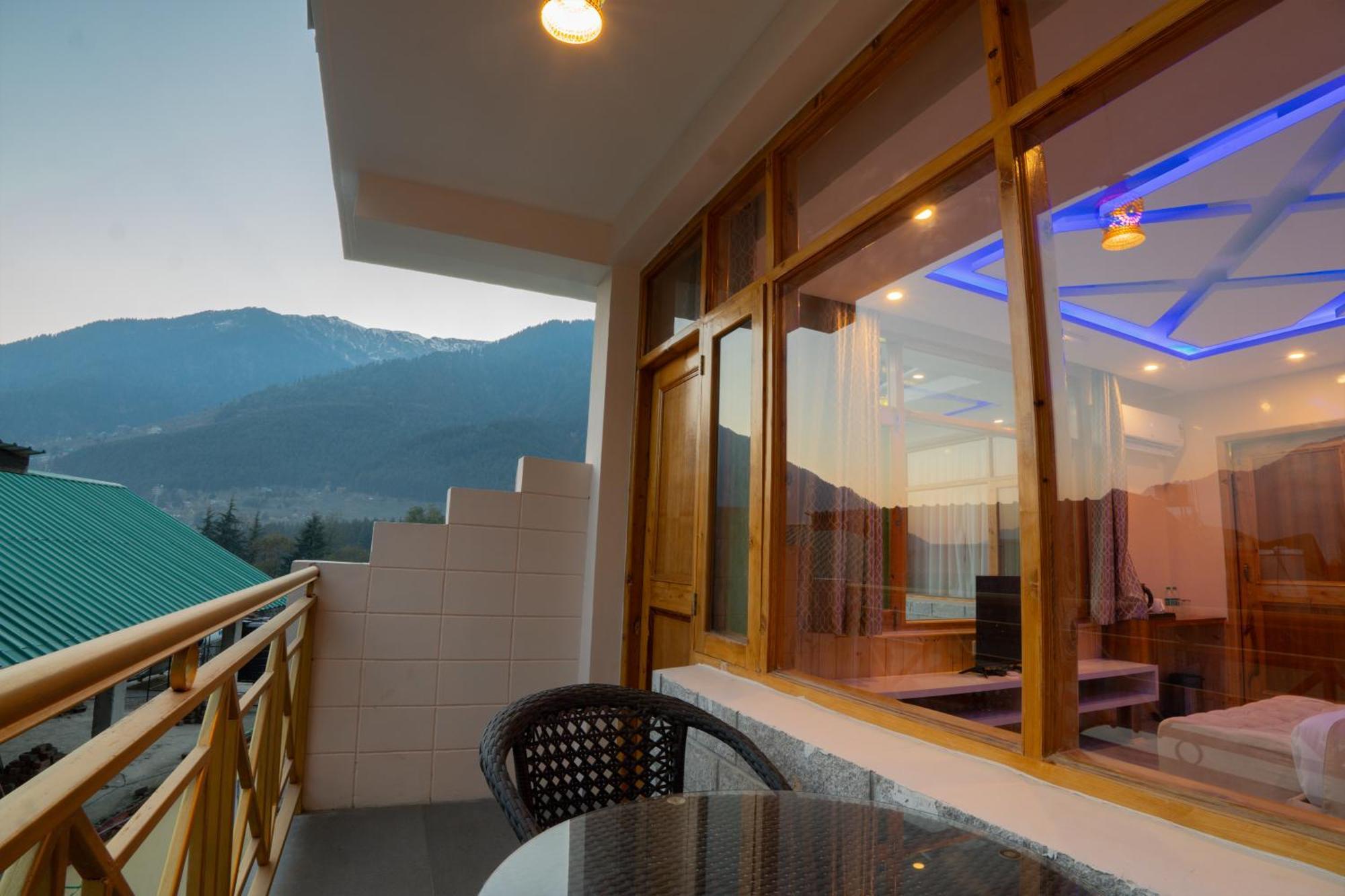 West Western Resort Manali #Neartomallroad #Gym #Lawn #Playingzone #Pooltable #Kidsfriendly #Mountainview #Tabletennis #Familyfriendly #Privateparking Exterior photo