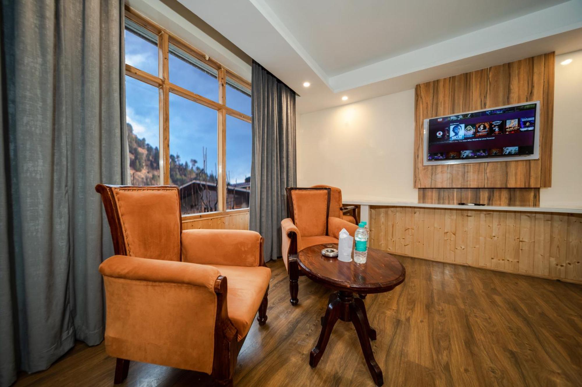 West Western Resort Manali #Neartomallroad #Gym #Lawn #Playingzone #Pooltable #Kidsfriendly #Mountainview #Tabletennis #Familyfriendly #Privateparking Exterior photo