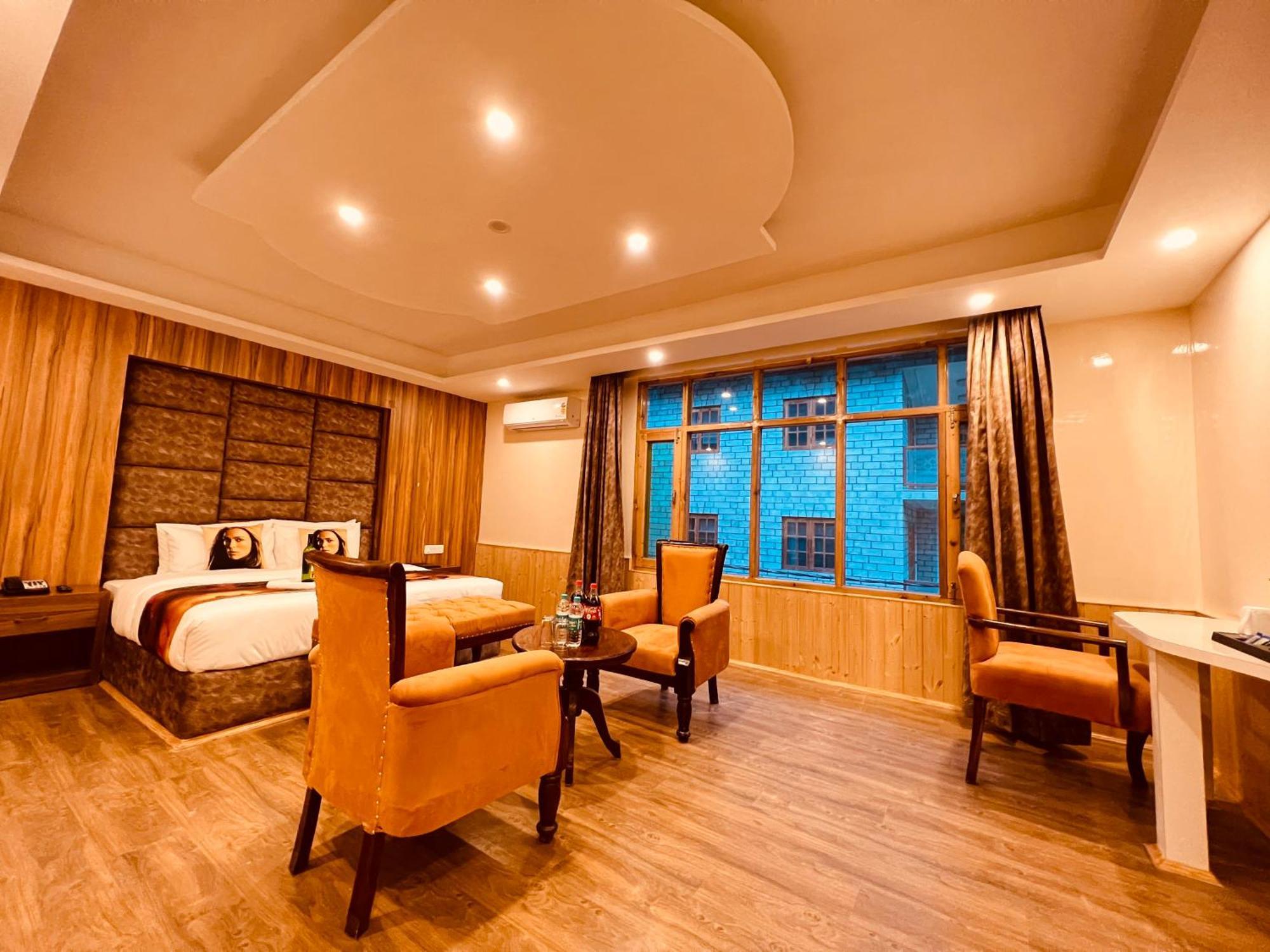 West Western Resort Manali #Neartomallroad #Gym #Lawn #Playingzone #Pooltable #Kidsfriendly #Mountainview #Tabletennis #Familyfriendly #Privateparking Exterior photo