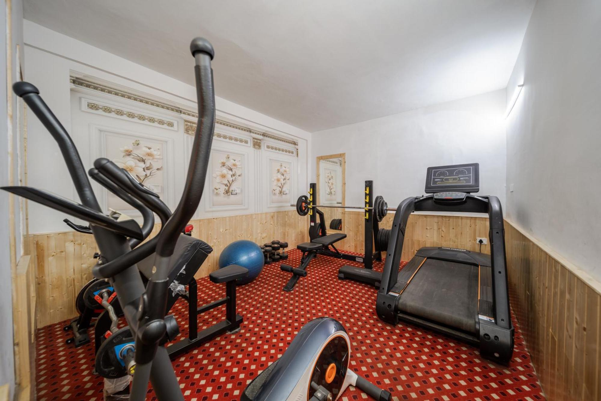 West Western Resort Manali #Neartomallroad #Gym #Lawn #Playingzone #Pooltable #Kidsfriendly #Mountainview #Tabletennis #Familyfriendly #Privateparking Exterior photo