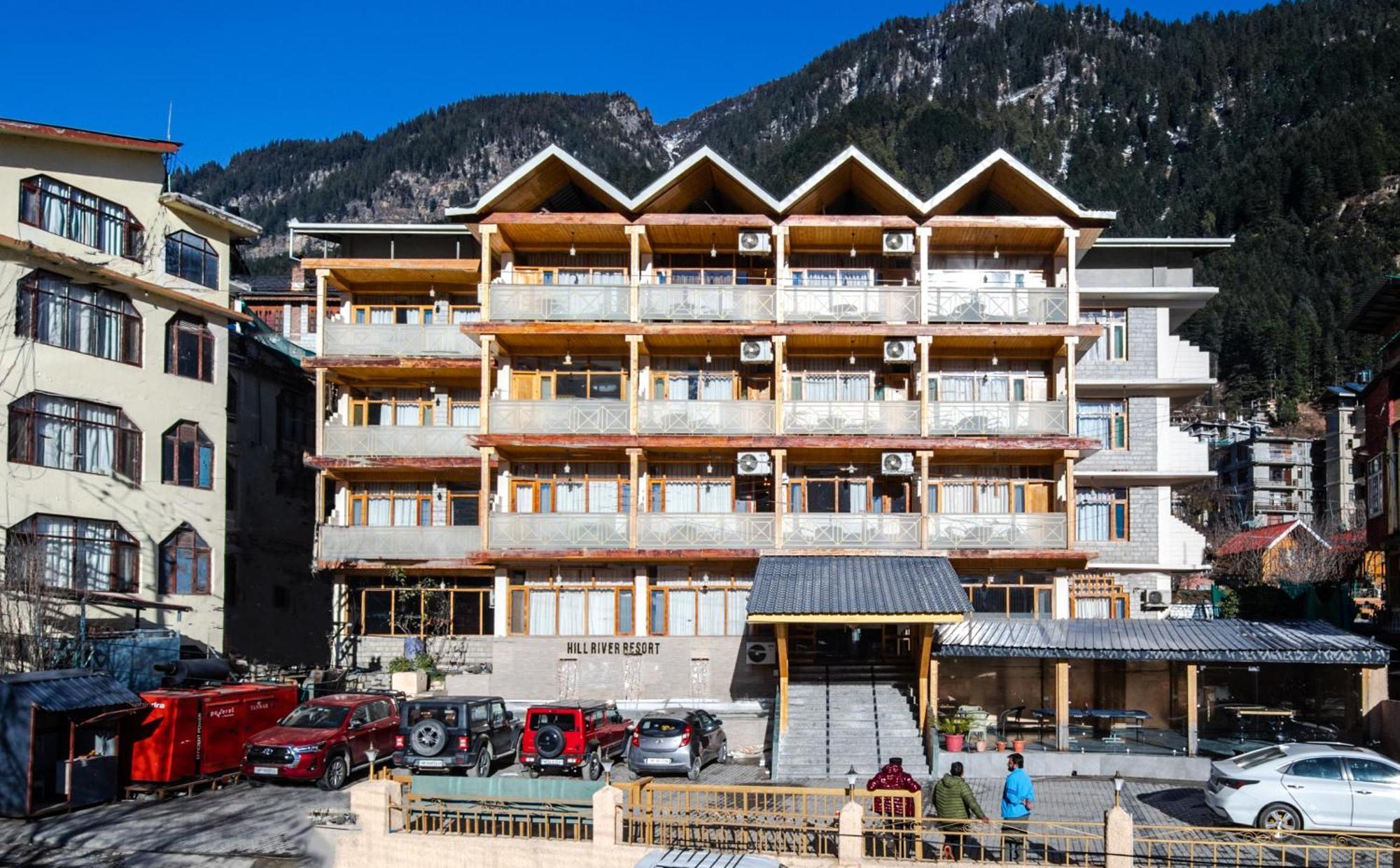 West Western Resort Manali #Neartomallroad #Gym #Lawn #Playingzone #Pooltable #Kidsfriendly #Mountainview #Tabletennis #Familyfriendly #Privateparking Exterior photo