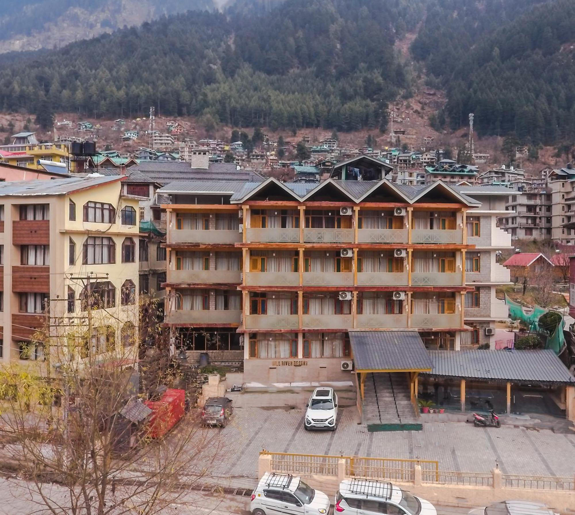 West Western Resort Manali #Neartomallroad #Gym #Lawn #Playingzone #Pooltable #Kidsfriendly #Mountainview #Tabletennis #Familyfriendly #Privateparking Exterior photo